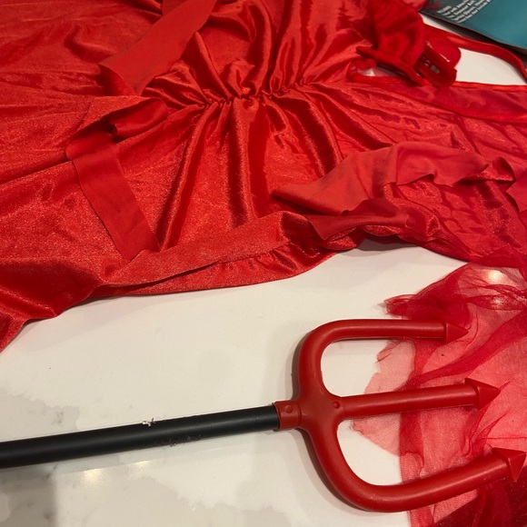 Womens Sexy Devil Costume - Picture 3 of 4